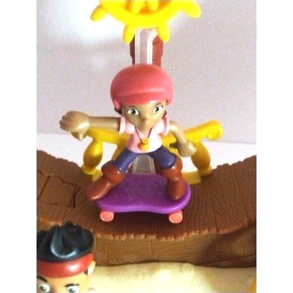 Fisher-Price Jake and The Never Land Pirates: Skate Park Playset - Picture 9 of 14